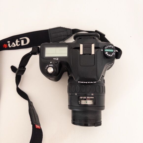 Pentax *ist DS Digital Camera with 35-80 Lens - Picture 3 of 7